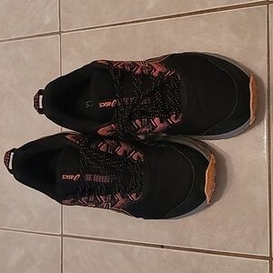 Asics Tennis Shoes Size 9